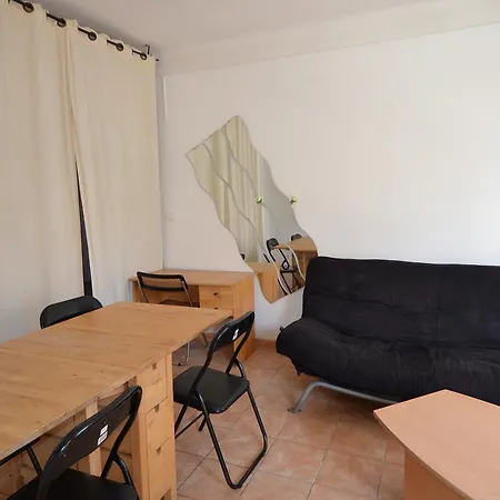 Spacieux Studio Coin Nuit 4 Personnes Sur La Promenade Des Anglais A Apartment Nice