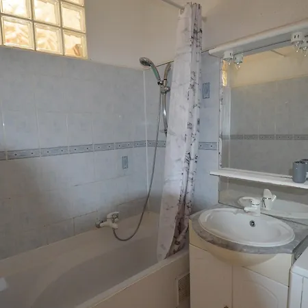 Spacieux Studio Coin Nuit 4 Personnes Sur La Promenade Des Anglais A Apartment Nice