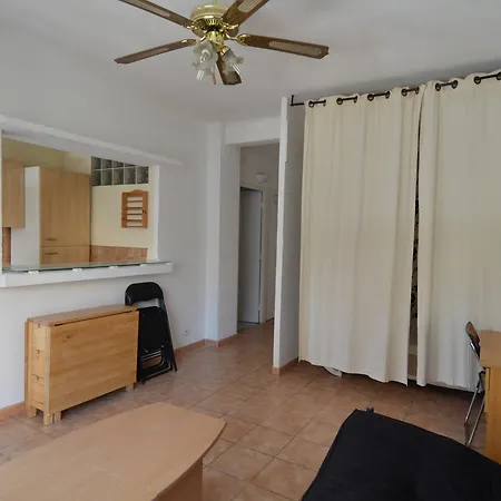 Spacieux Studio Coin Nuit 4 Personnes Sur La Promenade Des Anglais A Apartment