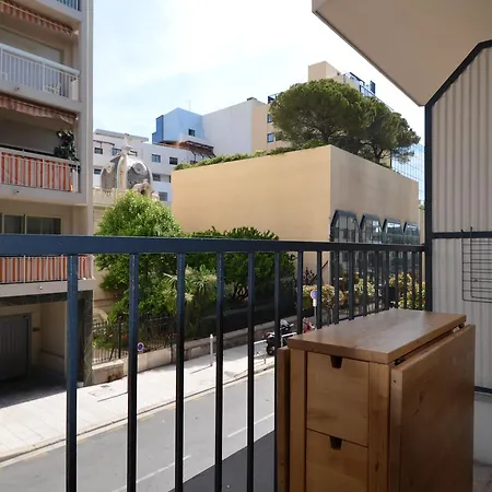 Apartment Spacieux Studio Coin Nuit 4 Personnes Sur La Promenade Des Anglais A Nice